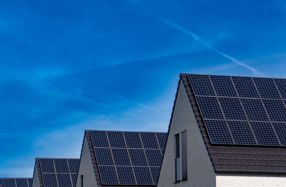 Crédit d’impôt panneaux solaires : préparez votre maison à l’autonomie énergétique