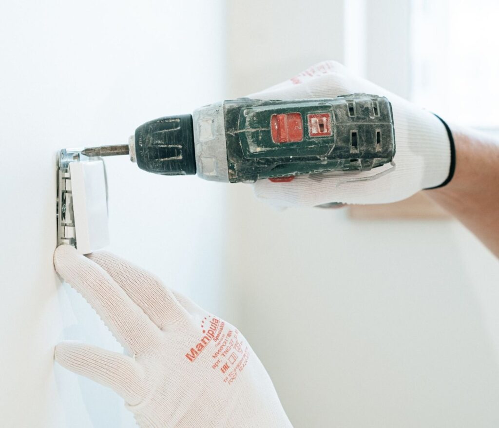 Éclairer votre maison, votre bien-être 15 Installation électrique maison 150m2 : budget et retour d’expérience