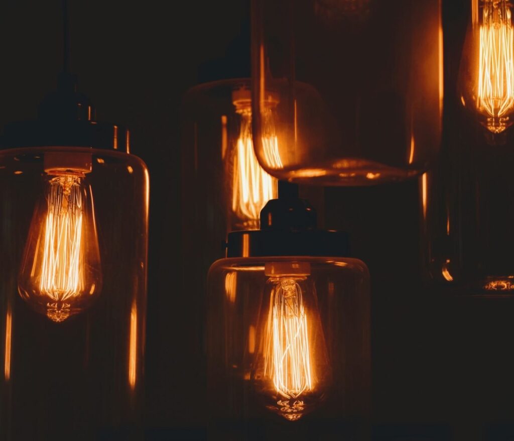 Luminaire extérieur : 5 idées reçues qui vous coûtent cher 1 Luminaire extérieur : 5 idées reçues qui vous coûtent cher
